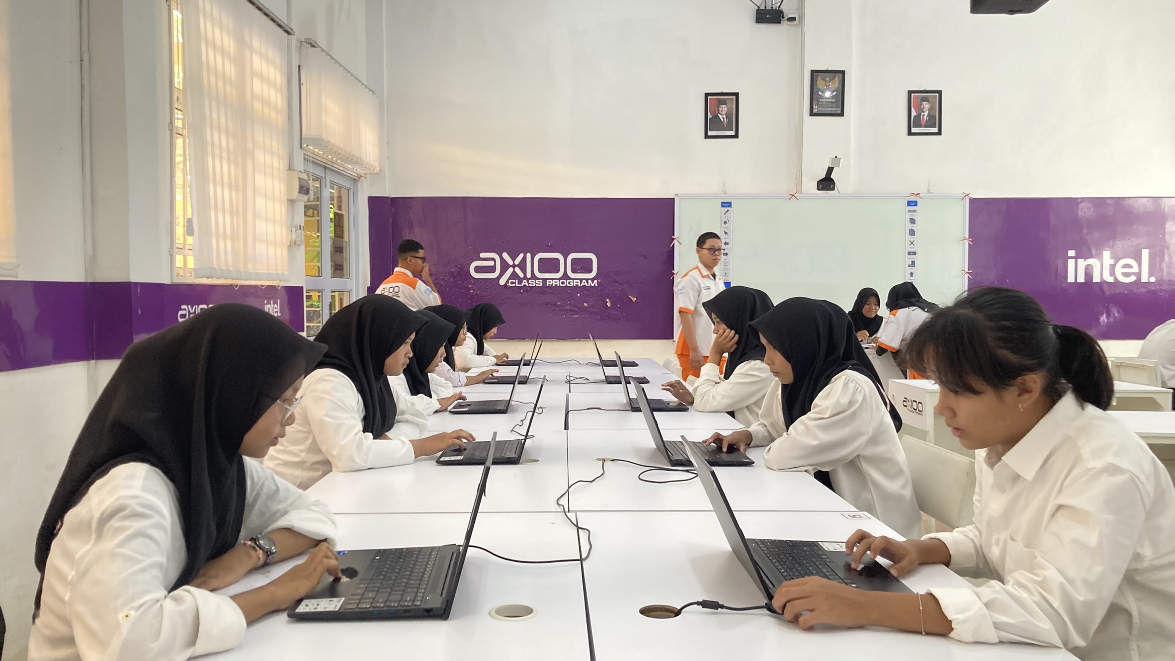 Mengintip Ketatnya Seleksi Kelas Industri Axioo Class Program di SMKN 7 Batam - 2026