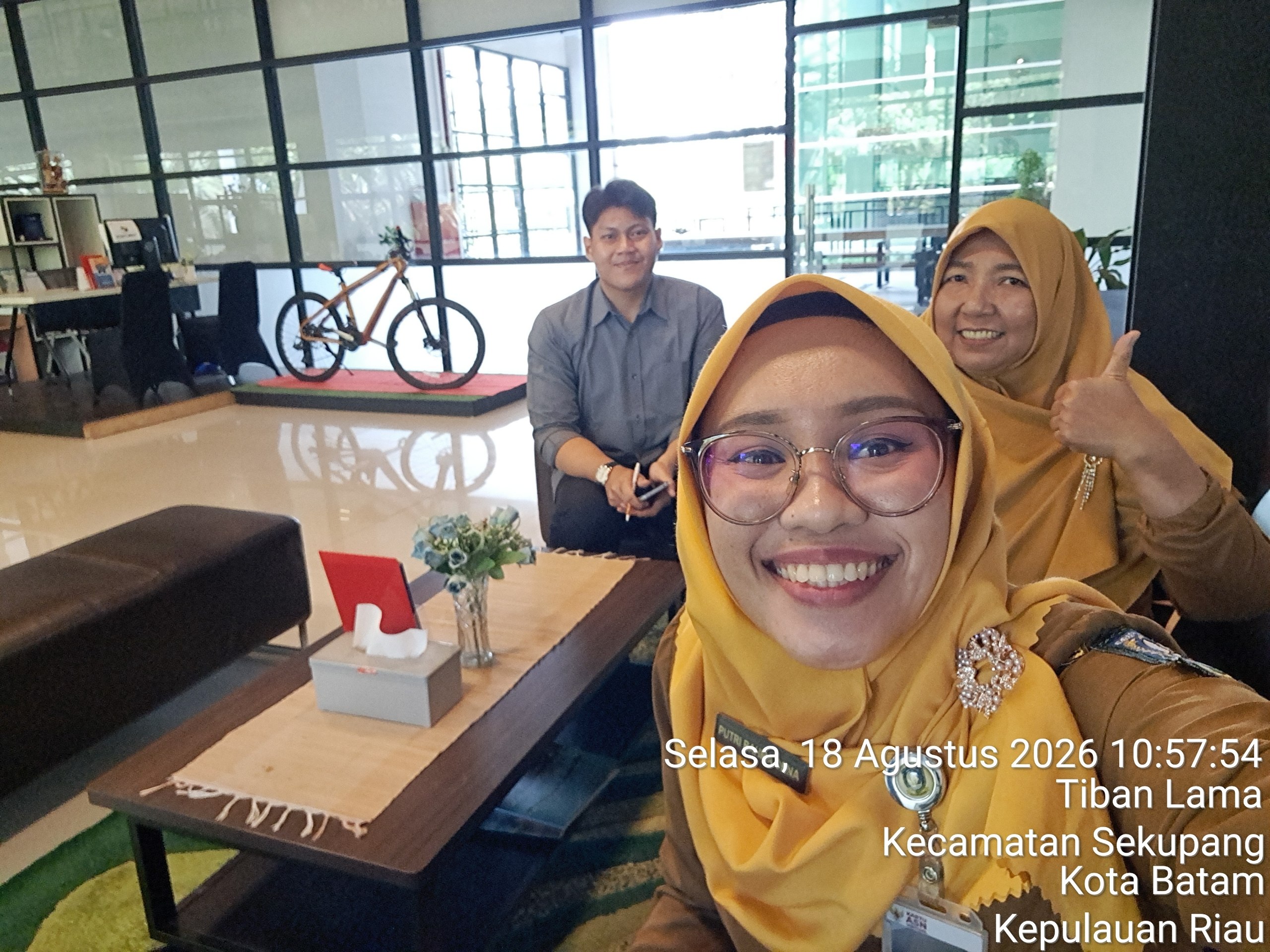 Perkuat Kompetensi Industri Kreatif, SMKN 7 Batam Gelar Penjajakan Program Guru Tamu DKV Bersama ITEBA dan Seragamin