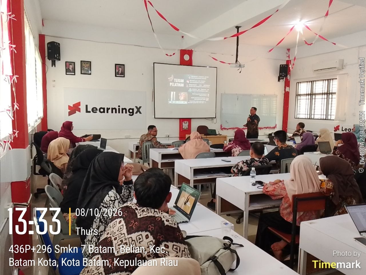Pelatihan Video Pembelajaran Interaktif di SMKN 7 Batam Tingkatkan Kualitas Pembelajaran Digital