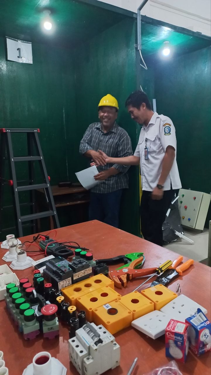 Dinas ESDM Kepri Gelar Uji Kompetensi Sertifikasi di SMKN 7 Batam