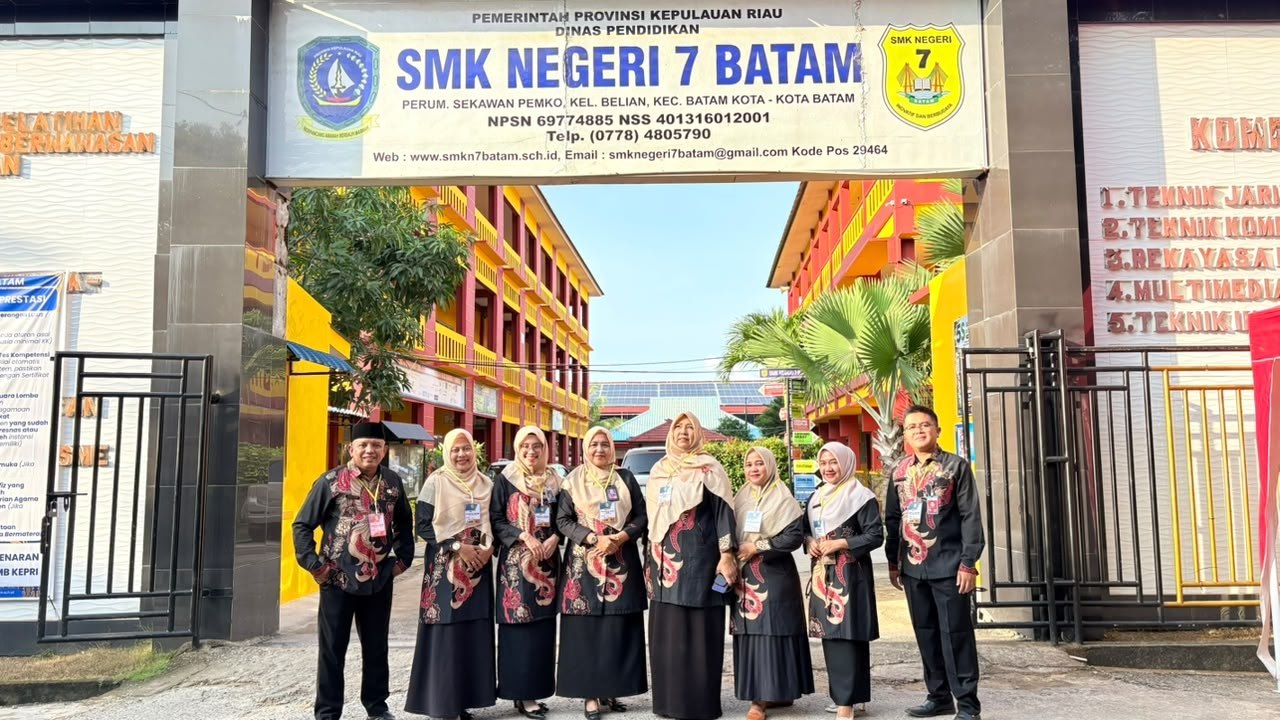 Permudah Masyarakat, SMKN 7 Batam Sediakan Posko Layanan Informasi SPMB 2026
