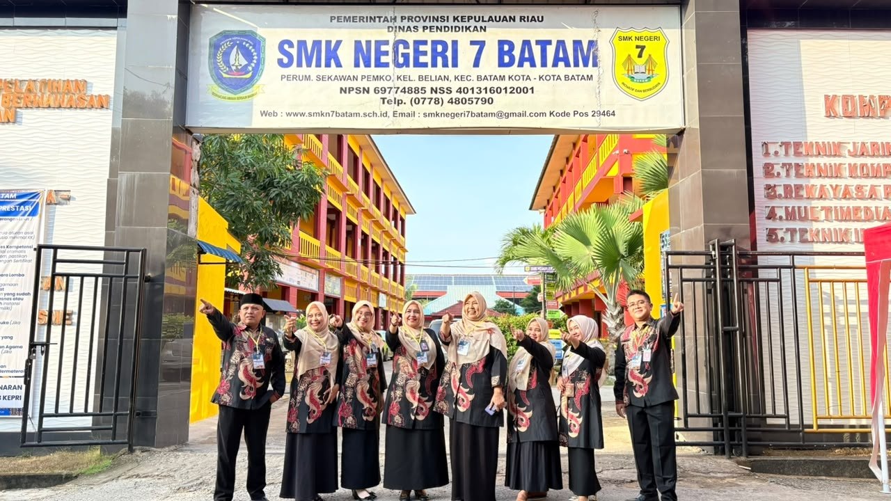 Permudah Masyarakat, SMKN 7 Batam Sediakan Posko Layanan Informasi SPMB 2026