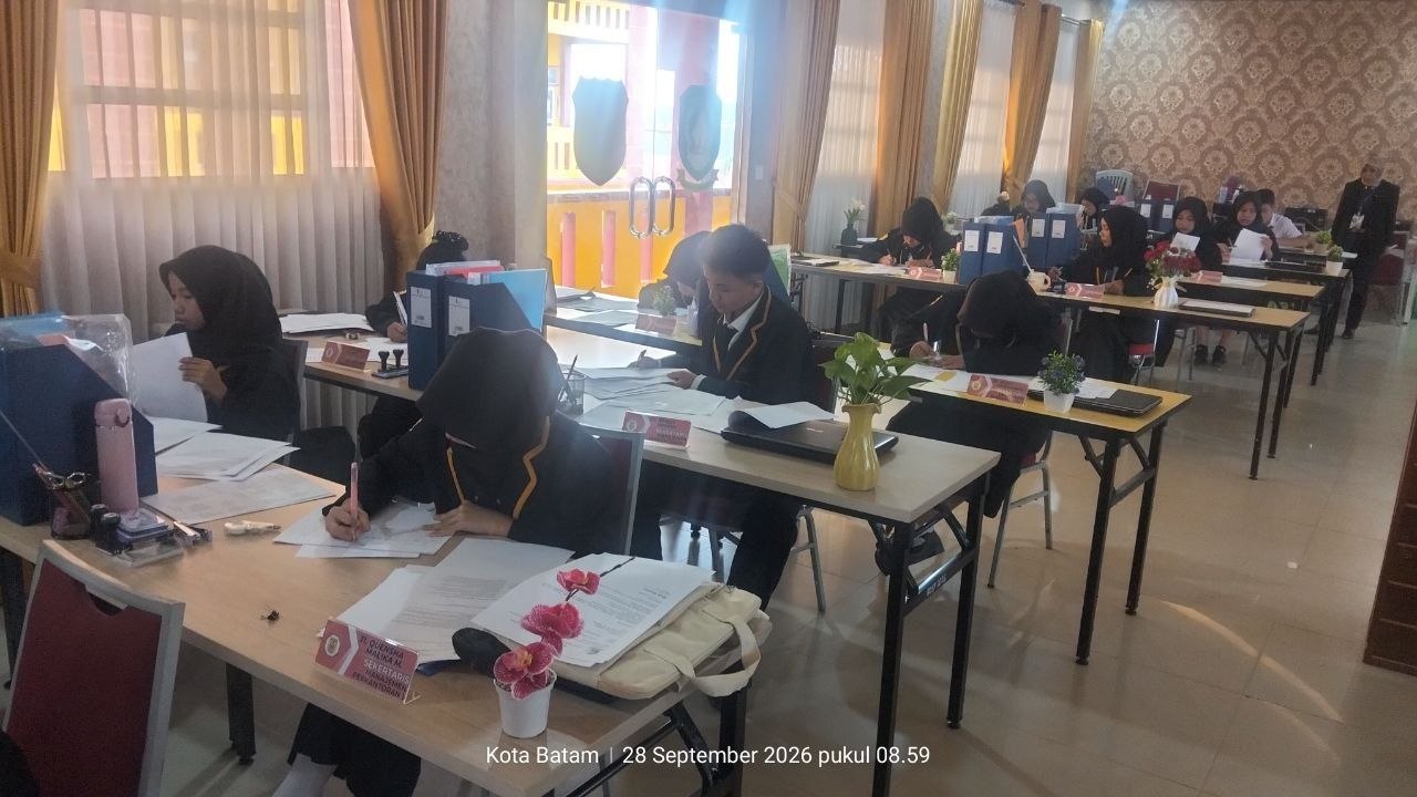 Uji Kompetensi Keahlian, Siswa Jurusan Manajemen Perkantoran SMKN 7 Batam Diuji Langsung oleh Ikatan Sekretaris Indonesia